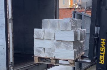 Xuất hàng giấy gói Tissue đến tay khách hàng