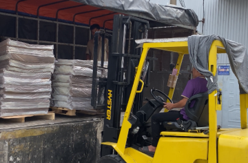 Xuất hàng túi giấy Kraft cuối tháng