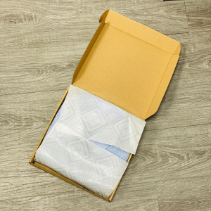 Giấy gói quần áo