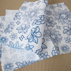 Giấy gói in hoa văn